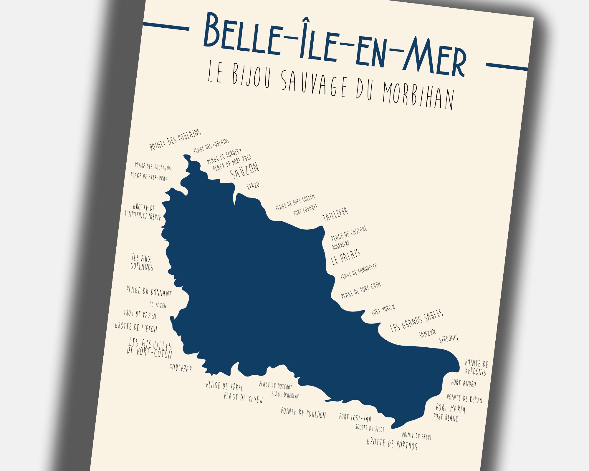 Affiche graphique Bretagne Belle‑Île‑en‑Mer, style moderne et apaisant pour intérieur.