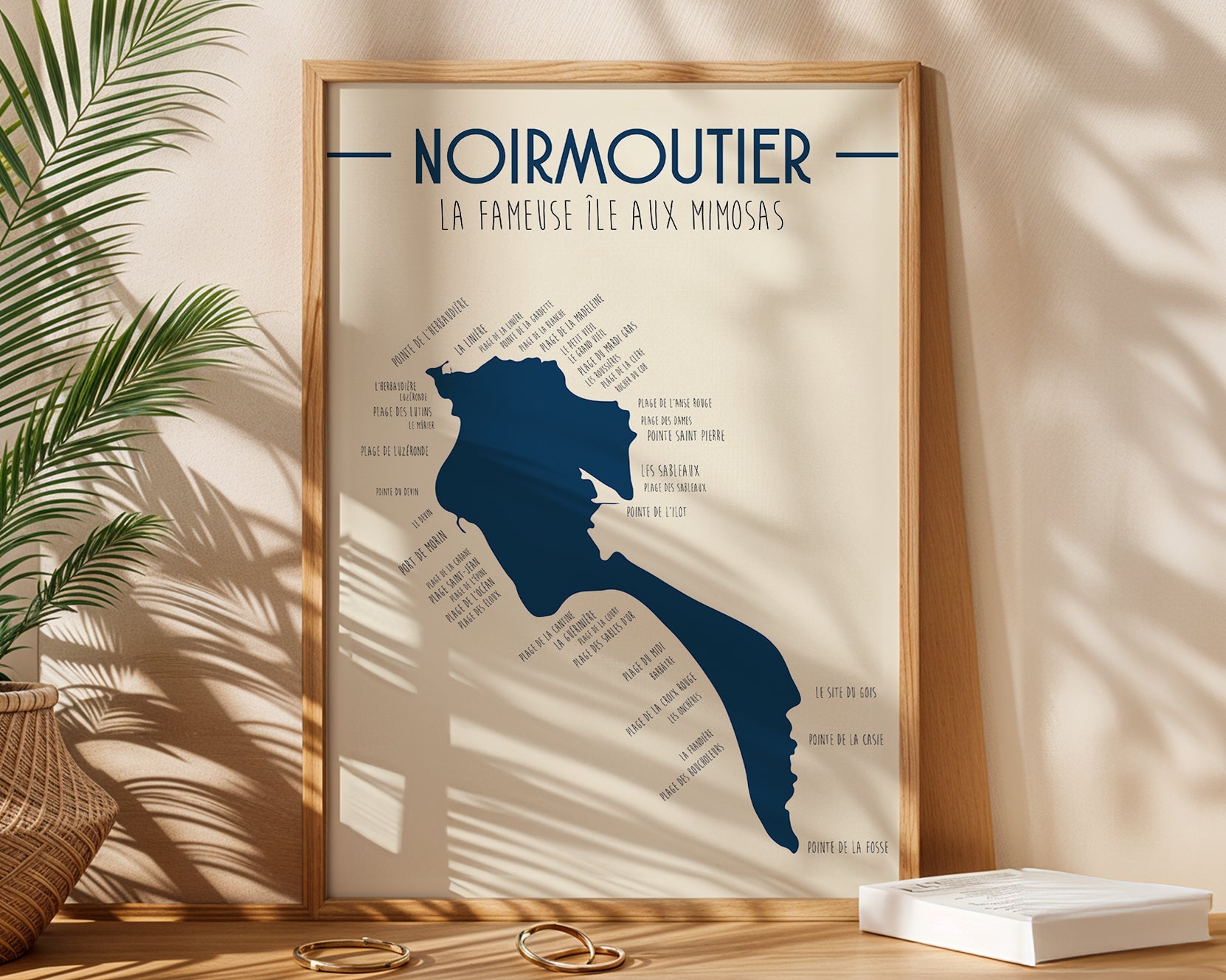 Affiche Noirmoutier Vendée avec carte littorale design et contours de l’île
