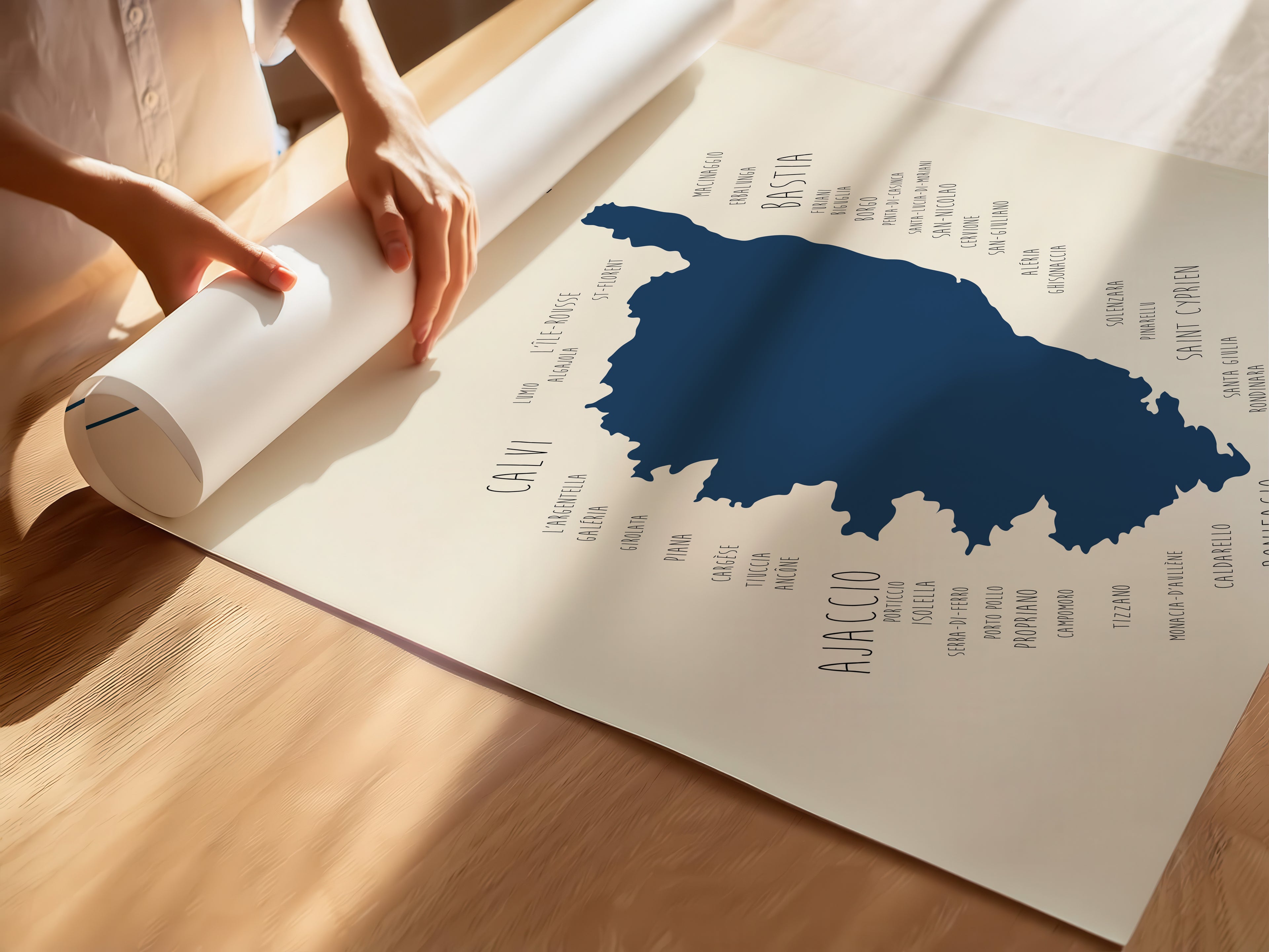 Décoration intérieure douce sur l'ile Corse, par le studio français Zoe Poster