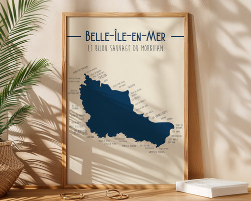 Poster mural Belle‑Île‑en‑Mer minimaliste illustrant l’île et ses baies pour salon ou bureau.