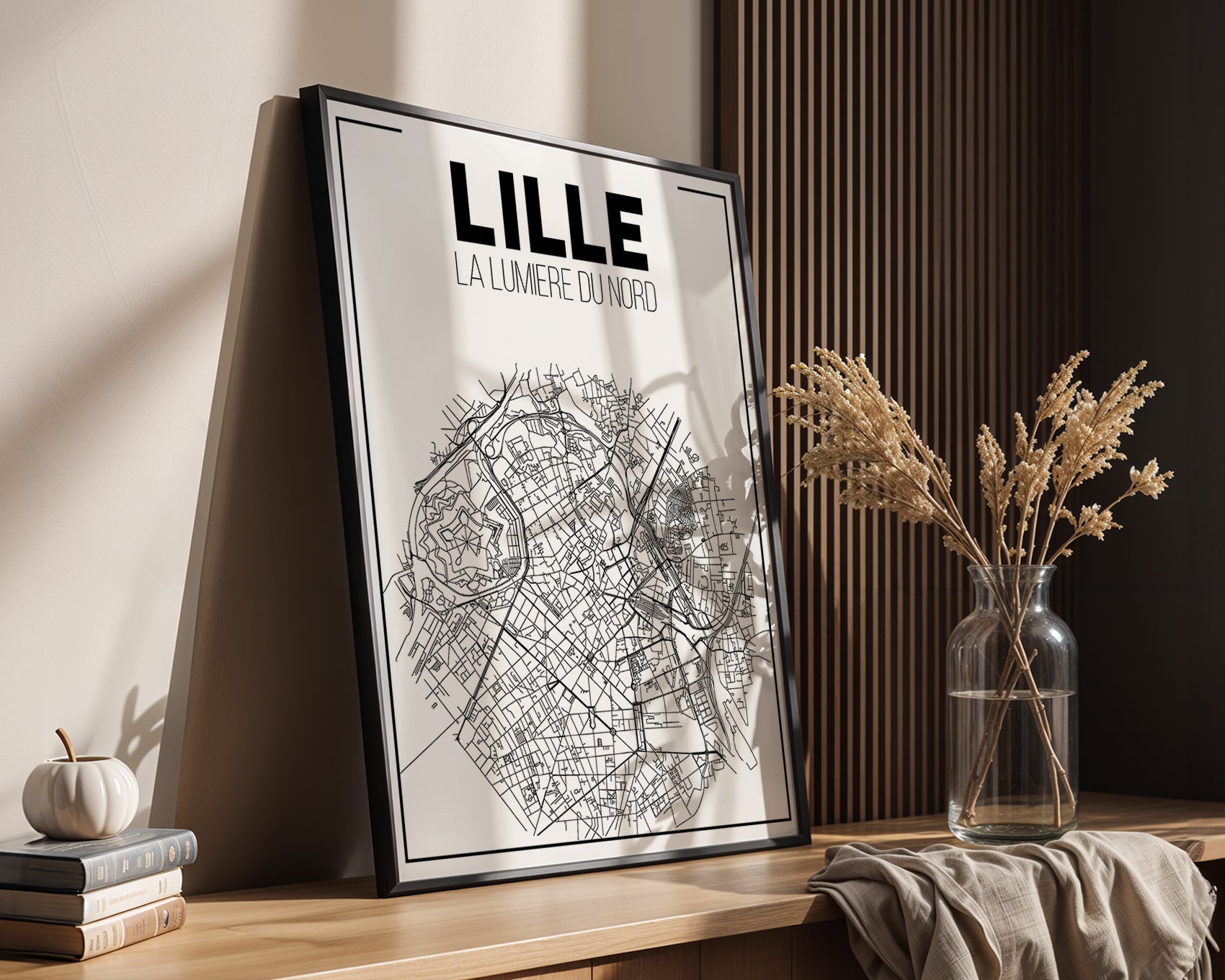 Zoom sur le Vieux-Lille – carte minimaliste affichée sur mur blanc
