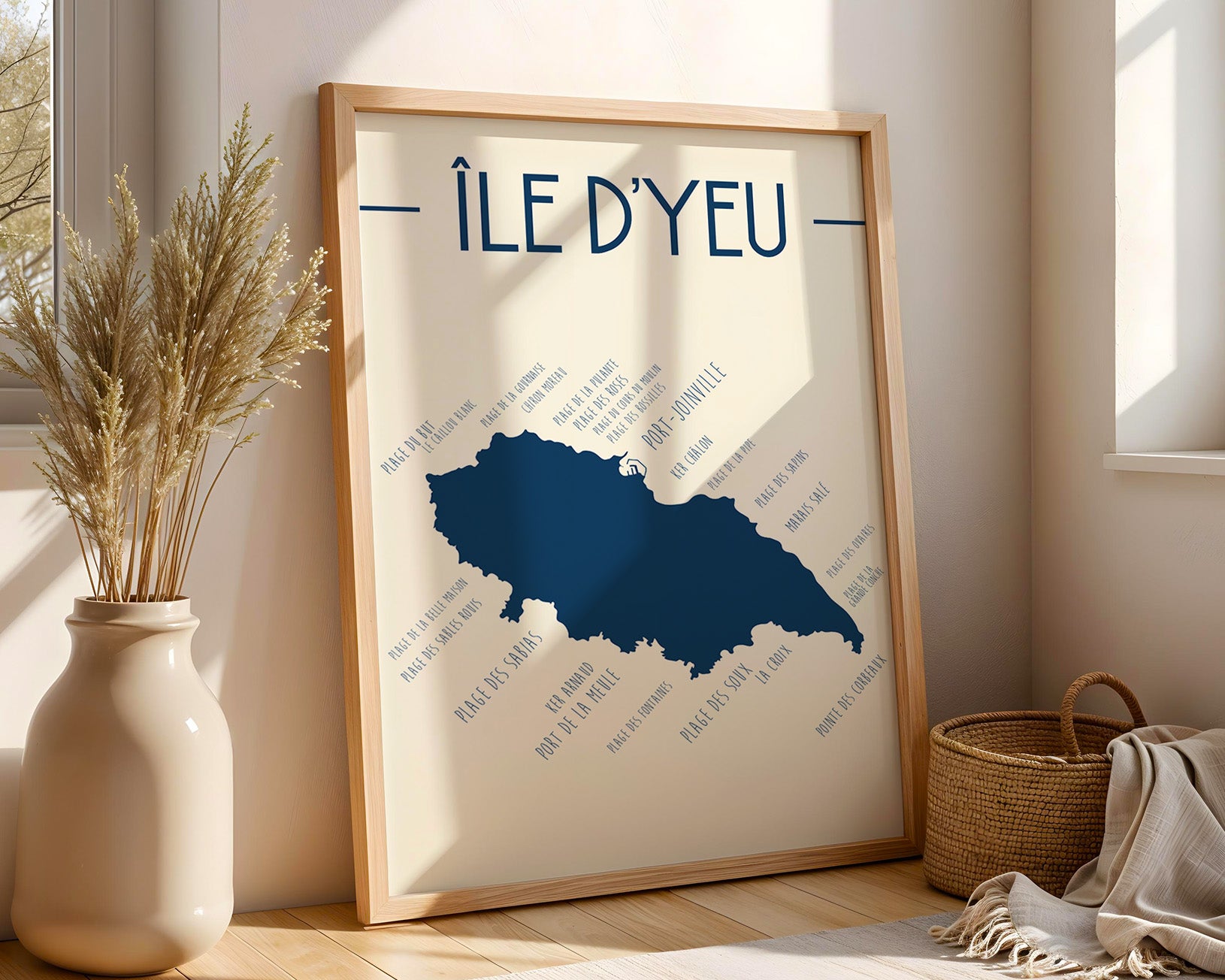 Affiche carte de l’Île d’Yeu – illustration minimaliste bord de mer Zoe Poster